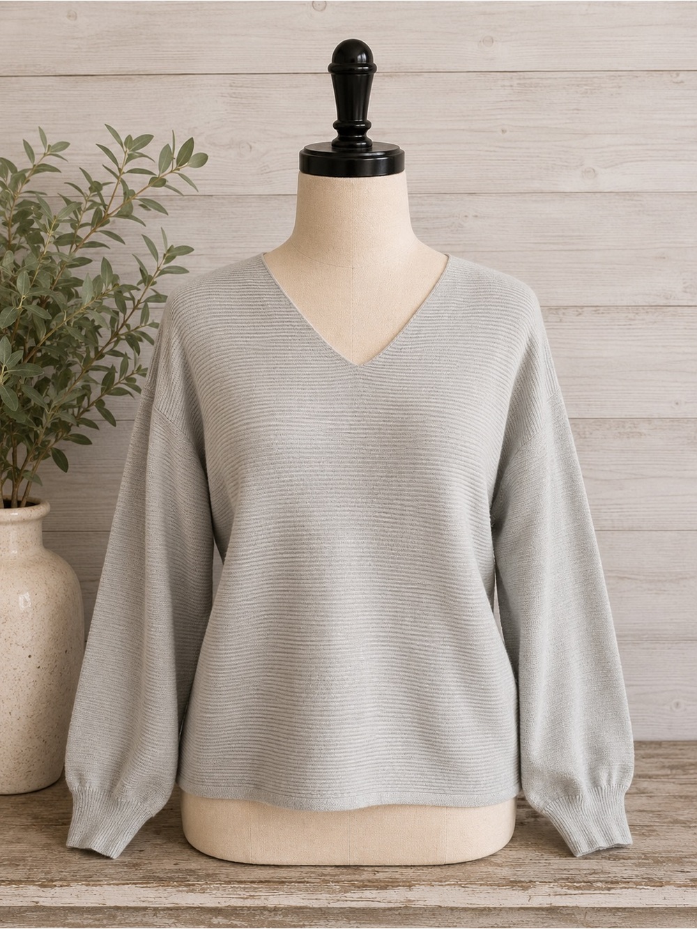 Ella Moss Light Gray V-Neck Ribbed Pullover Sweater